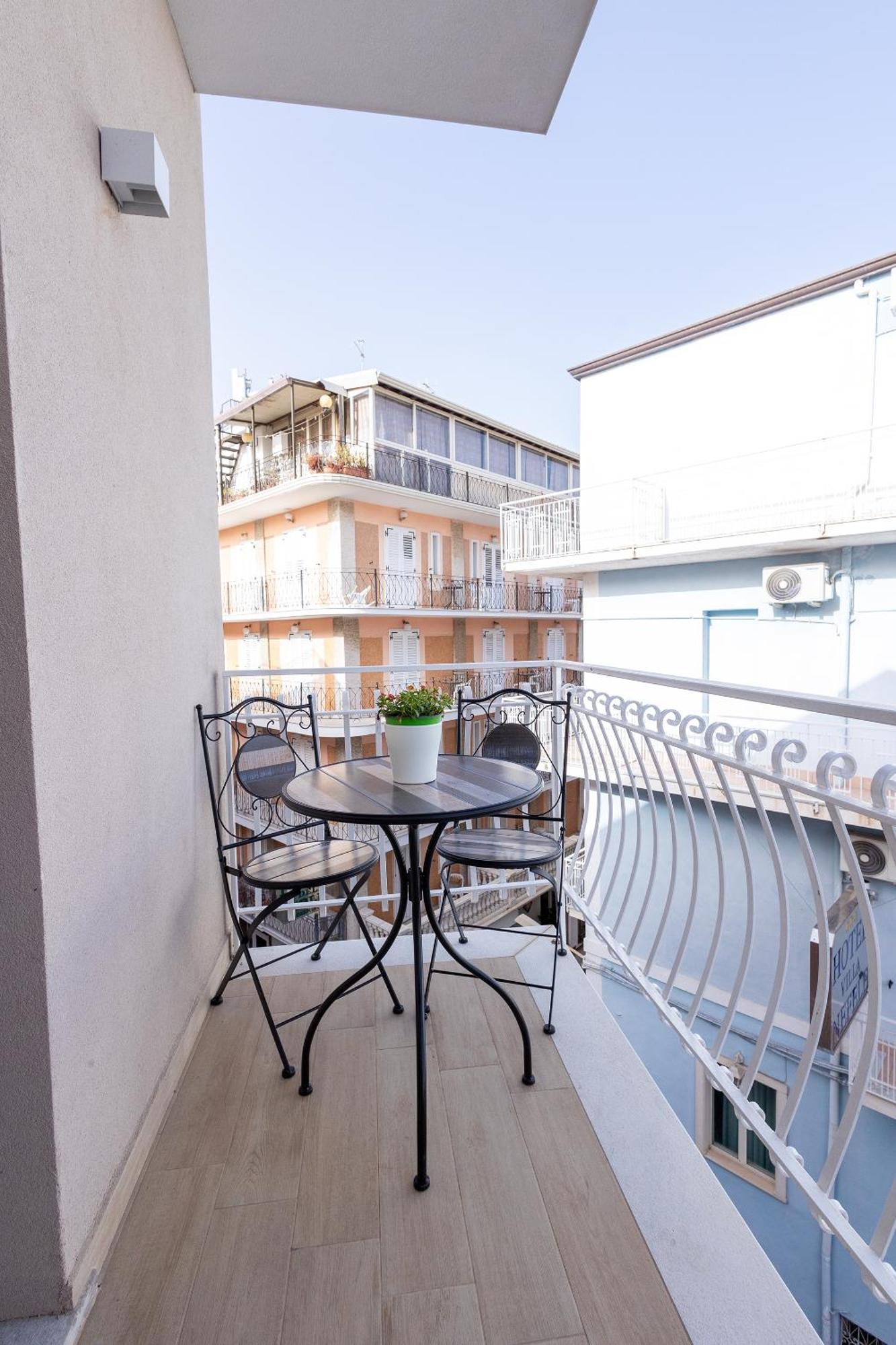 Perla Sul Mare Apartments Giardini-Naxos Buitenkant foto
